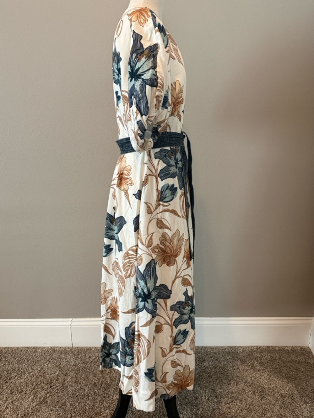 Cream Floral Maxi Dress with Puff Sleeves and Contrast Tie - Picture 3 of 10
